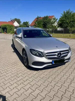 Mercedes-Benz E 220 d T 9G-TRONIC Avantgarde