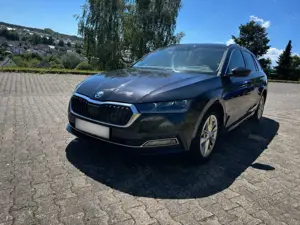 Skoda Octavia Octavia Combi 2.0 TDI DSG First Edition