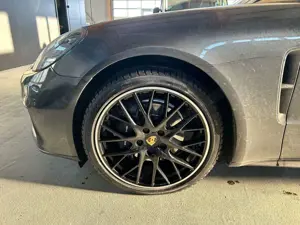 Porsche Panamera Panamera 4 Platinum Edition Bild 5