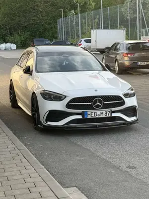 Mercedes-Benz C 220 d T 9G-TRONIC AMG Line,AHK,Sportlich Und Gepfleg