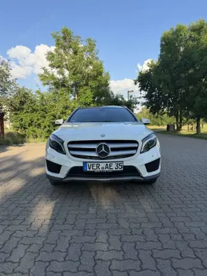 Mercedes-Benz GLA 250 4Matic 7G-DCT