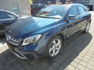 Mercedes-Benz GLA 200 +Pano-Dach