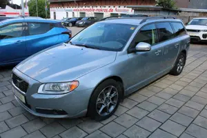 Volvo V70 2.0 Flexi Fuel Momentum BiXenon Navigation Leder A