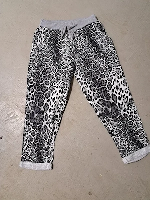 Leopardenfarbene Damenhose Gr. M L