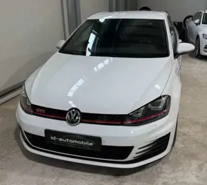 Volkswagen Golf VII Lim. DSG, Xenon, Navi, GRAIL Abgasanlag