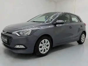 Hyundai i20 1.4 Automatik|Einparkhilfe|FreisprEi|Bluetoo
