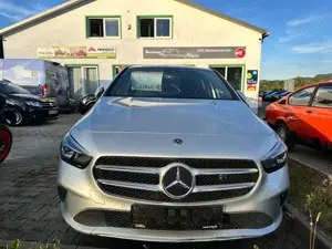 Mercedes-Benz B 180 B 180 (247.084)