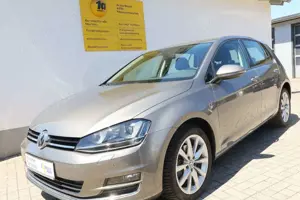 Volkswagen Golf VII Lim. Highline BMT SZH/PDC/BI-XENON...