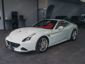Ferrari California T*Handling Speciale*LED*SCHECKHEFT*LIMITED*