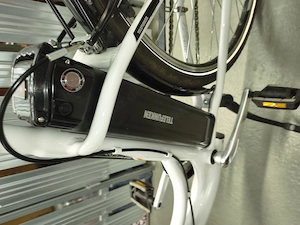 EBike Telefunken weiß mit Plattdichte Reifen 