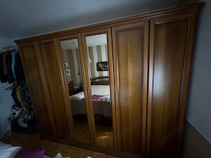 Großer, hochwertiger Kleiderschrank aus Holz   Viel Stauraum & SpiegeL