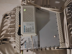 SAT Mulischalter Verstärker Axing SPU 916-09 Premium-line  16 Teilnehmer 8 Eingänge