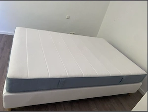 Ikea Espevär Bettpodest + Ikea Matratze Vesteröy 140x200