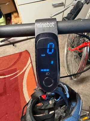 Ninebot Kickscooter F2 E-Scooter mit nur 1020 km  Bild 3
