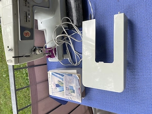 Singer 438 Freiarm Nähmaschine im Koffer