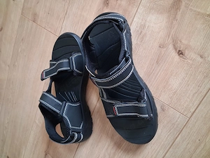 Träckingsandalen neu größte 43,Fehlkauf 