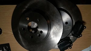 Bremsscheiben + Bremsbeläge hinten für Mercedes M-Klasse 331mm Vollmaterial