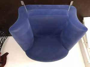 Gemütlicher Wohnzimmersessel in blau 