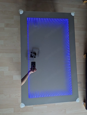 Couchtisch mit Infinity Mirror & LED Beleuchtung