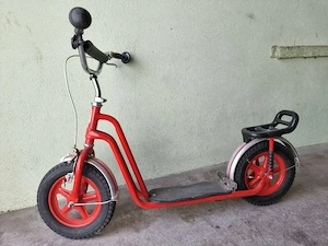Roter Kinderroller