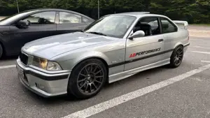 BMW 320 320i
