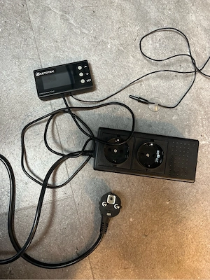 digitaler Temperaturregler mit Heiz- und Kühlfunktion