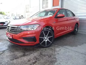 Volkswagen Jetta 1,4i R- Line Automatik wenig Km
