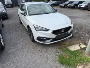 SEAT Leon Sportstourer FR Pano+AHK+LED+RFK