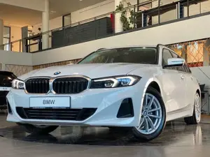 BMW 318 d Touring Curved DrivingAssistant Shzg LED