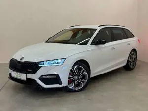 Skoda Octavia 2.0TSI RS/LED/AHK/R-KAM/ACC/SHZ/NAVI