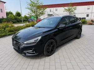 Hyundai i30 cw Intro Edition Automatik Navi Kamera Alu