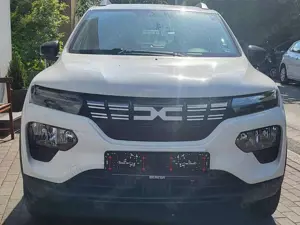 Dacia Spring Essential/ Kamera/ Navi