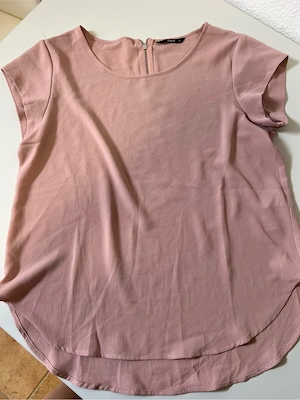 Verkaufe eine ONLY Bluse in Größe 40.