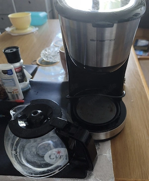 Kaffee Maschine mit Glaskanne 