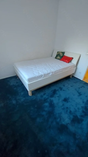 Vermiete 1 Zimmer meiner 3 Zimmerwohnung an eine Frau