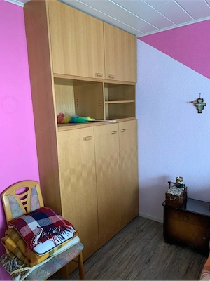 Massiver Schlafzimmerschrank