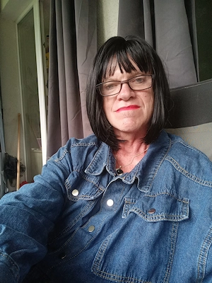Cross Dresser 65 Jahre jung geblieben. Suche reife Männer für Freundschaft plus.