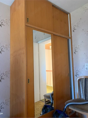 Spiegelschrank mit Schiebetüren