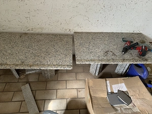 Granitplatten und Granit Tische zu verschenken 