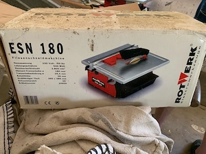 Elektrischer Fliesenschneider