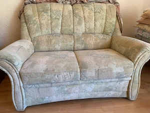 Sehr gut erhaltenes Wohnzimmersofa, 2-Sitzer