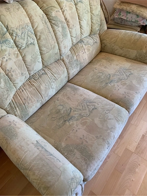 Sehr gut erhaltenes Wohnzimmersofa, 3-Sitzer