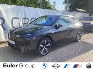 BMW iX xDrive 40 HUD AHK Navi HarmanKardon 360 Kamera Las