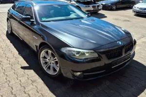BMW 528 5erTouring 528 i xDrive -PANO/AHK/Insp.NEU!