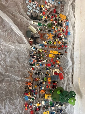 Großes Playmobil Konvolut   Figuren, Fahrzeuge, Tiere & Zubehör Bild 5
