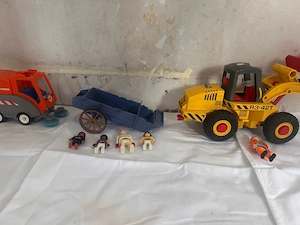 Großes Playmobil Konvolut   Figuren, Fahrzeuge, Tiere & Zubehör Bild 2