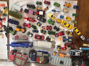 Großes Fahrzeug-Konvolut   Siku, Bruder, Feuerwehr, THW, Traktoren & mehr