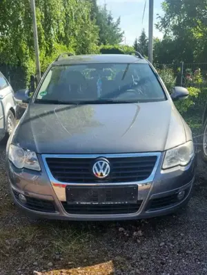Volkswagen Passat Variant MUSS REPARIERT WERDEN! 2.0 TDI DPF DSG Trendline