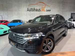 Volkswagen Touareg R-Line 4Motion/PANO/AHK/STHZ/LED/NAVI