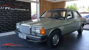 Mercedes-Benz 230